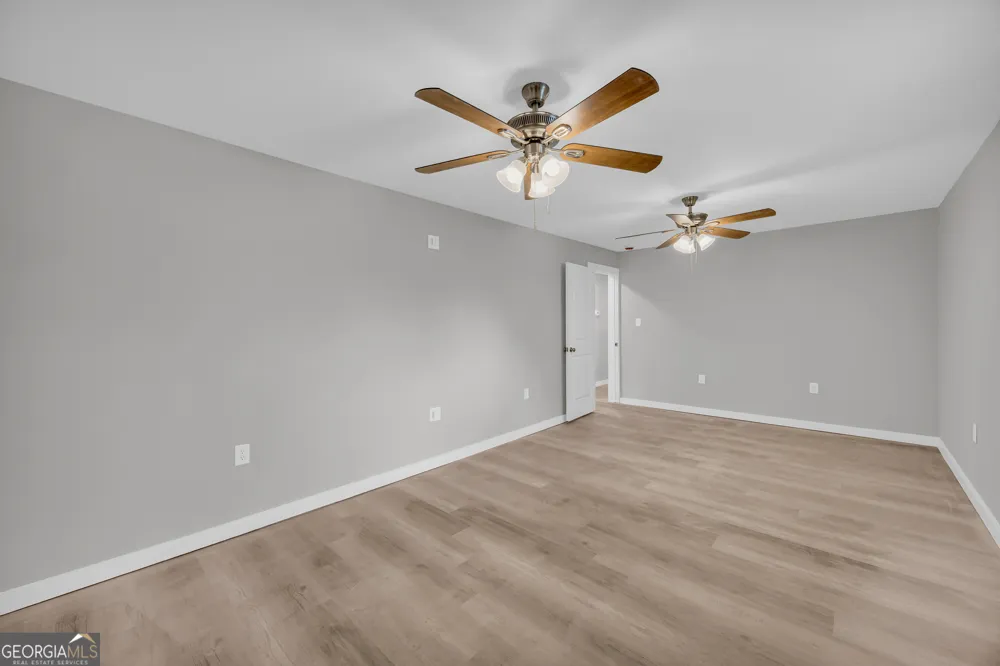 8606 Holly Springs RD Maysville, GA 30558