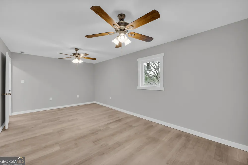 8606 Holly Springs RD Maysville, GA 30558