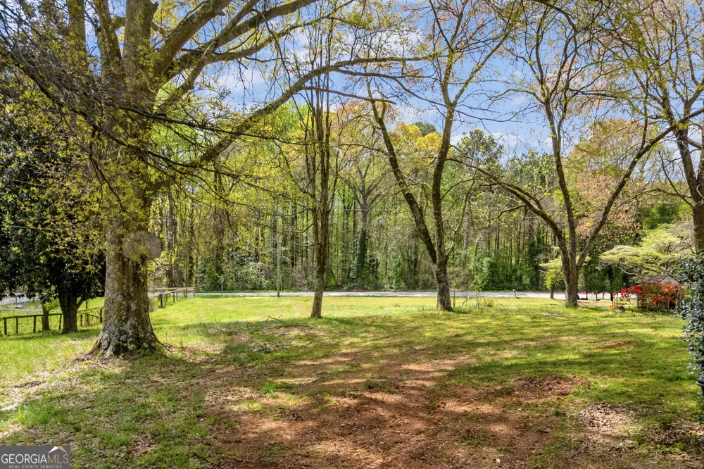8606 Holly Springs RD Maysville, GA 30558