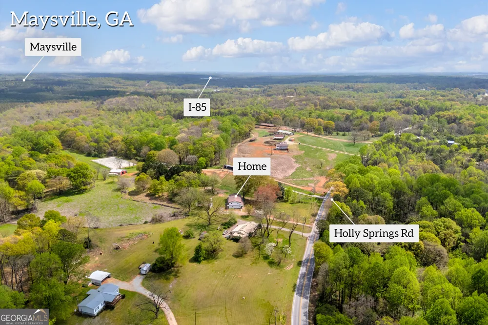 8606 Holly Springs RD Maysville, GA 30558