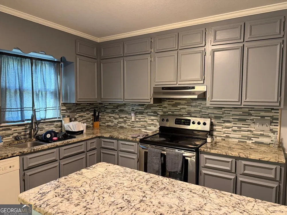 602 Holly DR Dublin, GA 31021