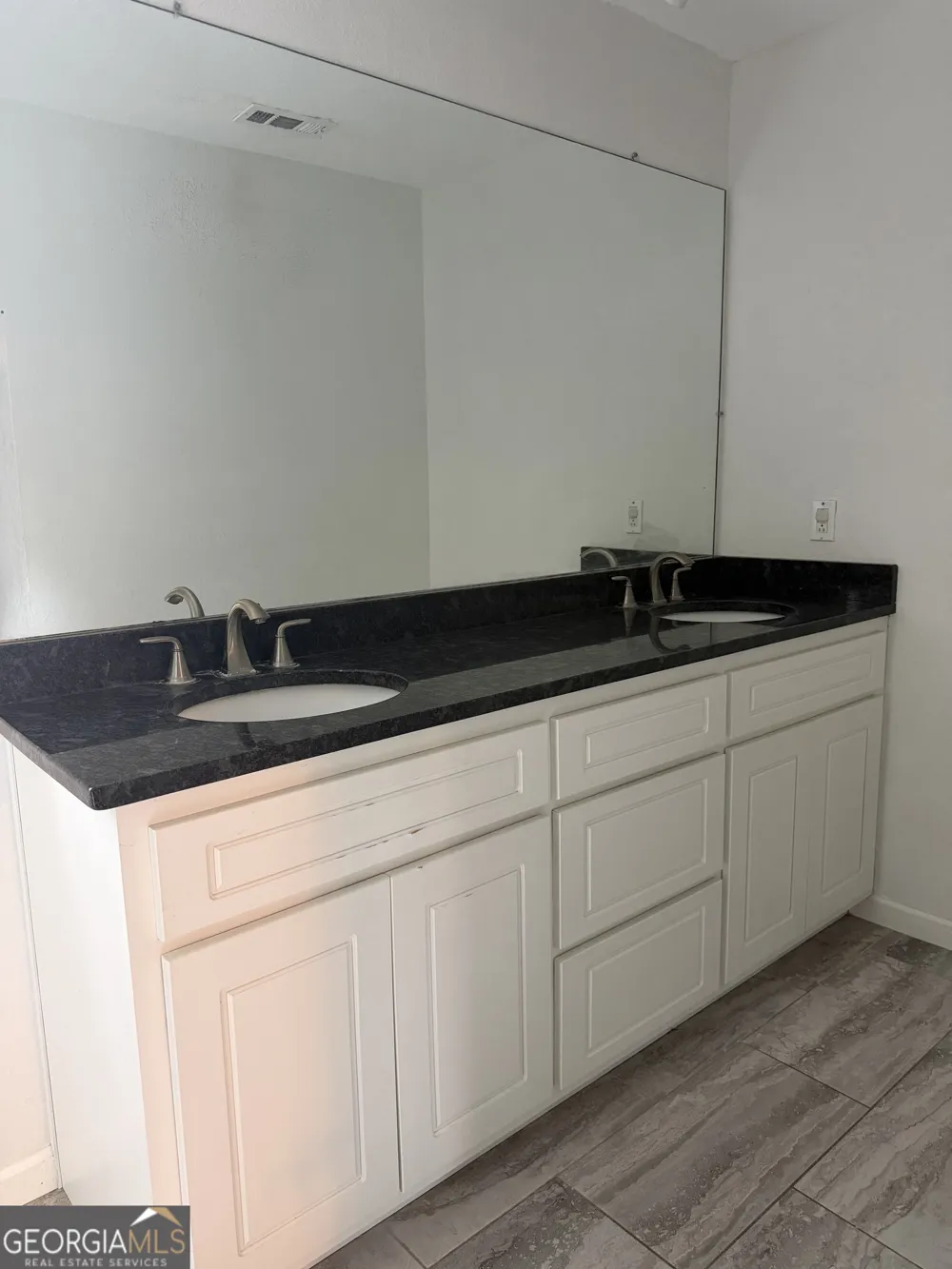 602 Holly DR Dublin, GA 31021