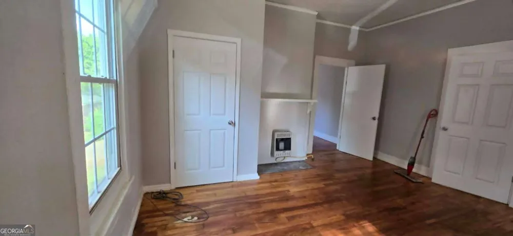 8 Spruce ST Porterdale, GA 30014
