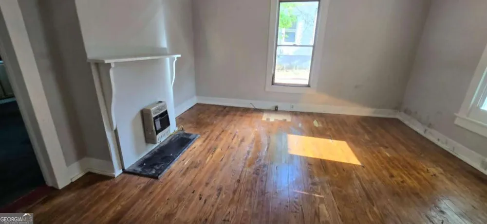 8 Spruce ST Porterdale, GA 30014