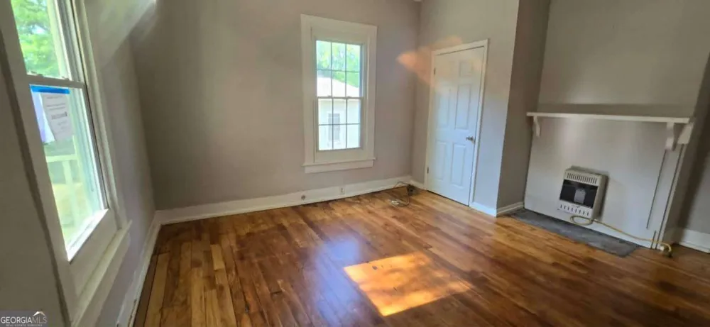 8 Spruce ST Porterdale, GA 30014