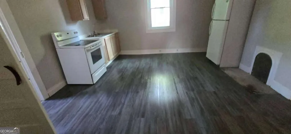 8 Spruce ST Porterdale, GA 30014