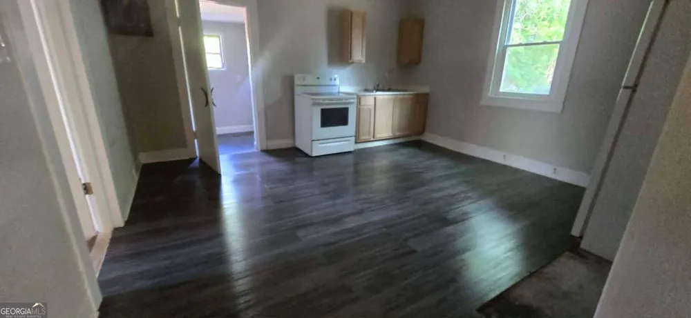8 Spruce ST Porterdale, GA 30014