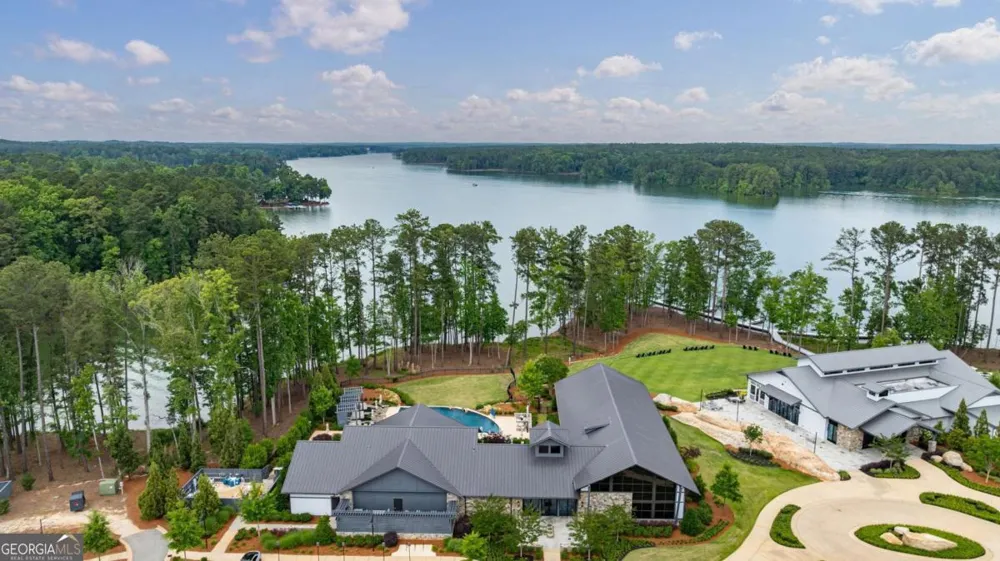 1101 Longview CMNS Greensboro, GA 30642