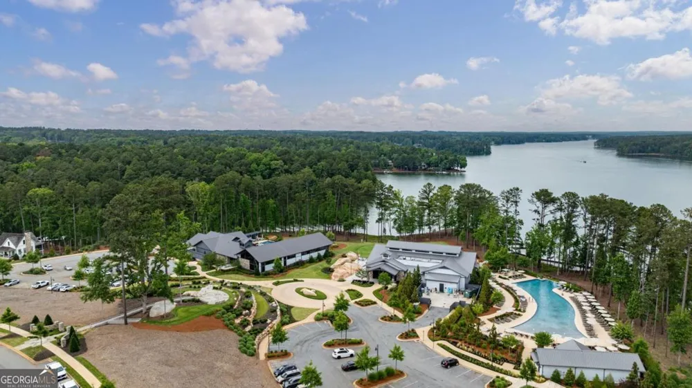 1101 Longview CMNS Greensboro, GA 30642