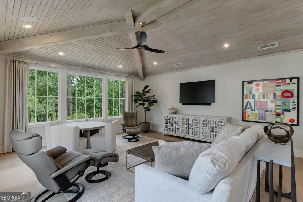 1101 Longview CMNS Greensboro, GA 30642