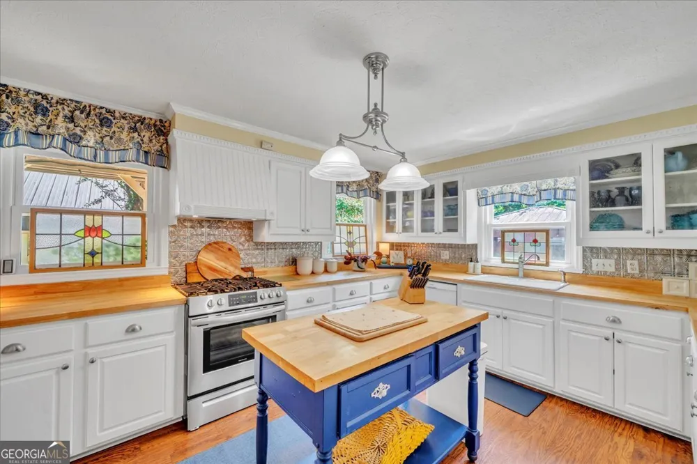 101 Everett SQ Fort Valley, GA 31030