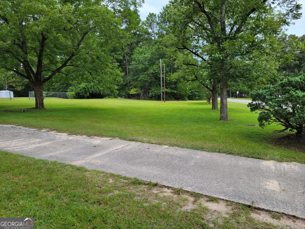 367 Mt Pleasant Church RD Gordon, GA 31031