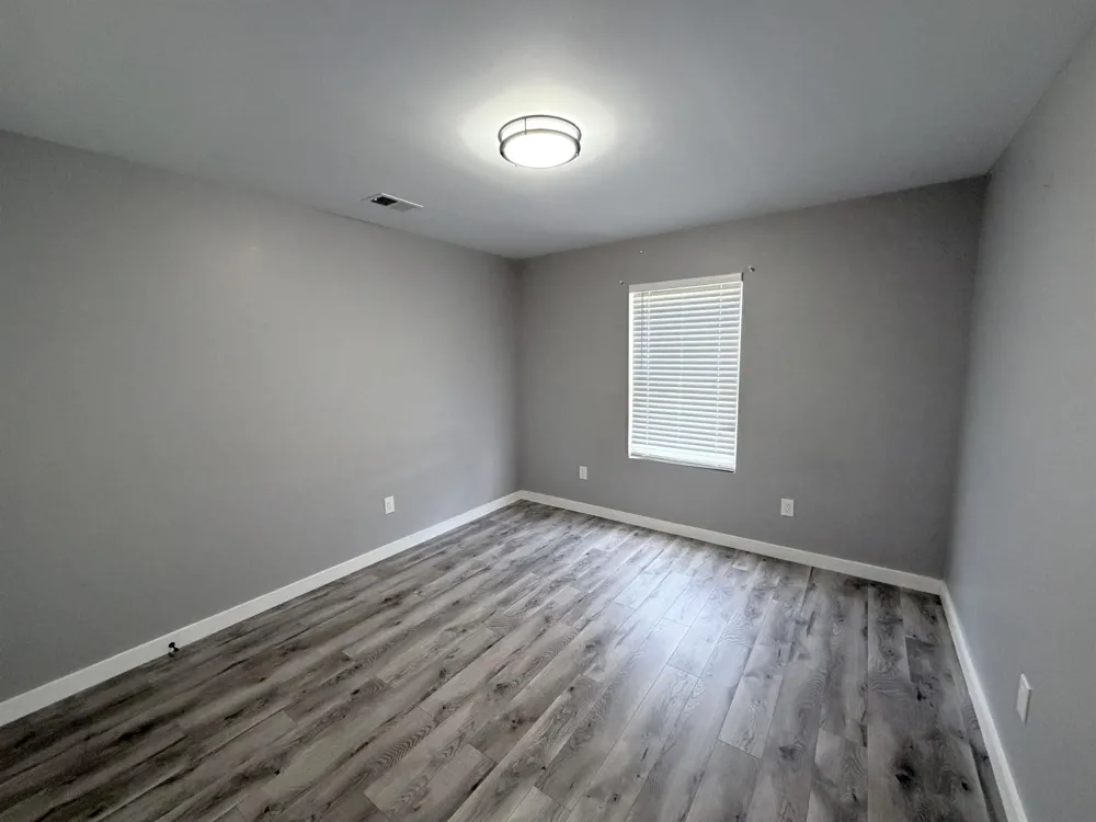1613 LOCUST ST Memphis, TN 38108