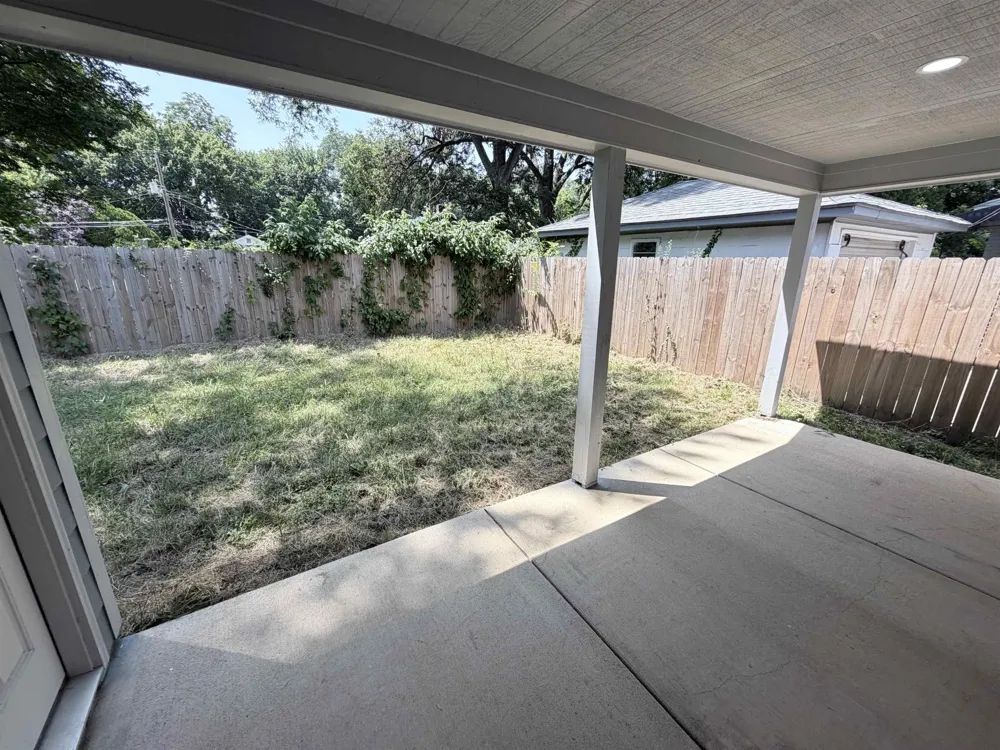 1613 LOCUST ST Memphis, TN 38108