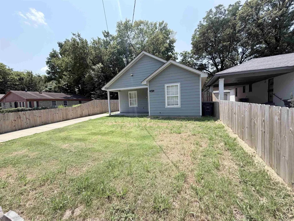 1613 LOCUST ST Memphis, TN 38108