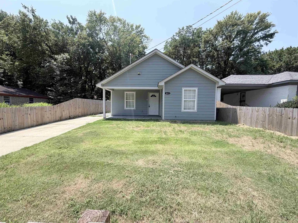 1613 LOCUST ST Memphis, TN 38108