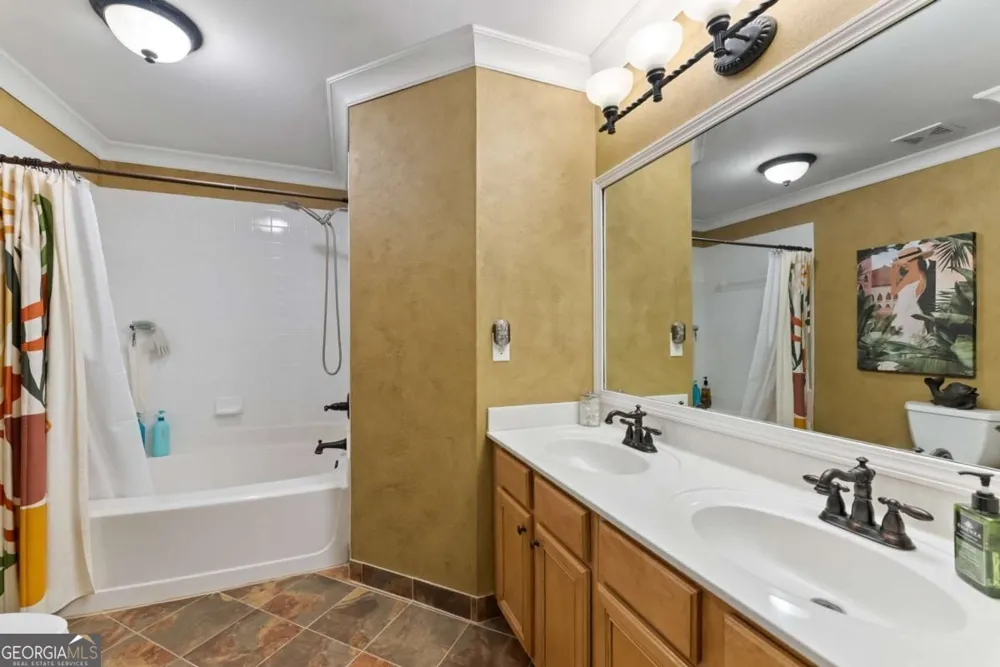 2105 Millgate LN Buford, GA 30519