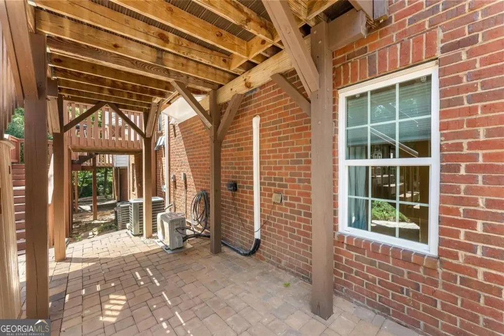 2105 Millgate LN Buford, GA 30519