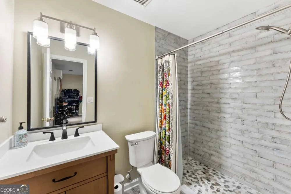 2105 Millgate LN Buford, GA 30519