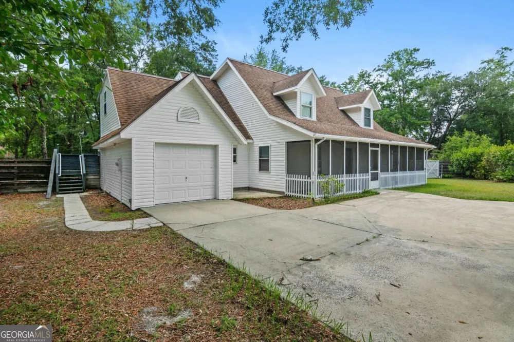 157 Ole Oak RD Allenhurst, GA 31301