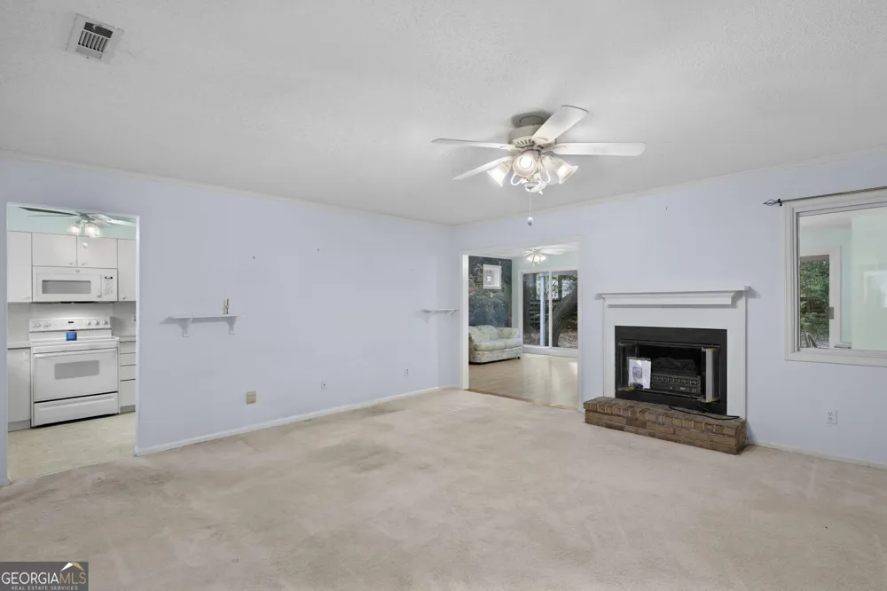 157 Ole Oak RD Allenhurst, GA 31301
