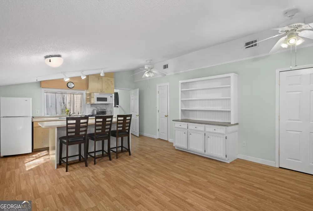 157 Ole Oak RD Allenhurst, GA 31301