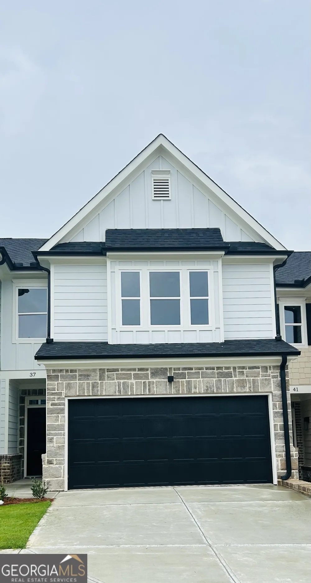37 Crest DR Hartwell, GA 30643