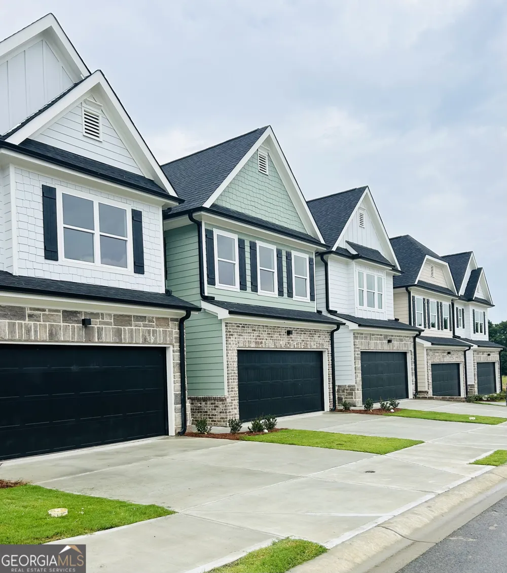 37 Crest DR Hartwell, GA 30643