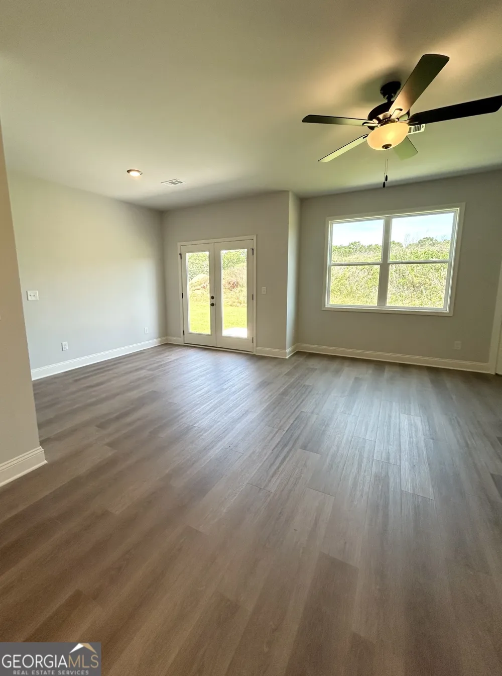 37 Crest DR Hartwell, GA 30643