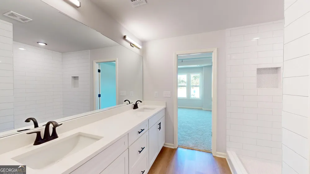37 Crest DR Hartwell, GA 30643