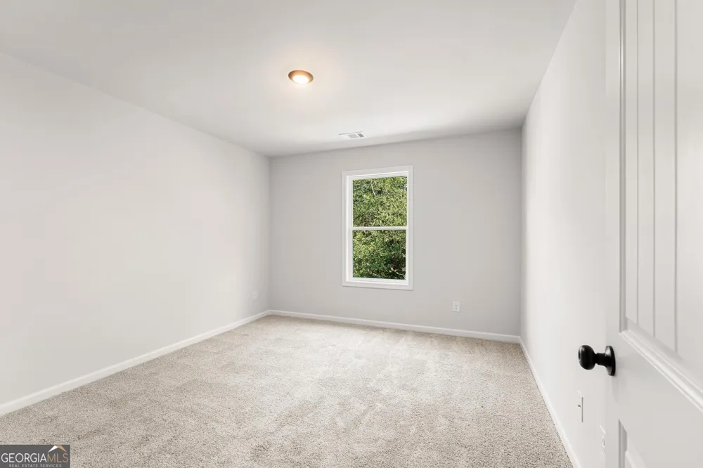 37 Crest DR Hartwell, GA 30643