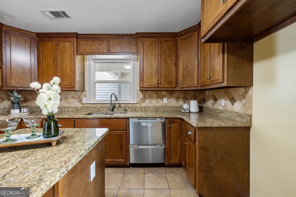 140 Massengale RD Brooks, GA 30205