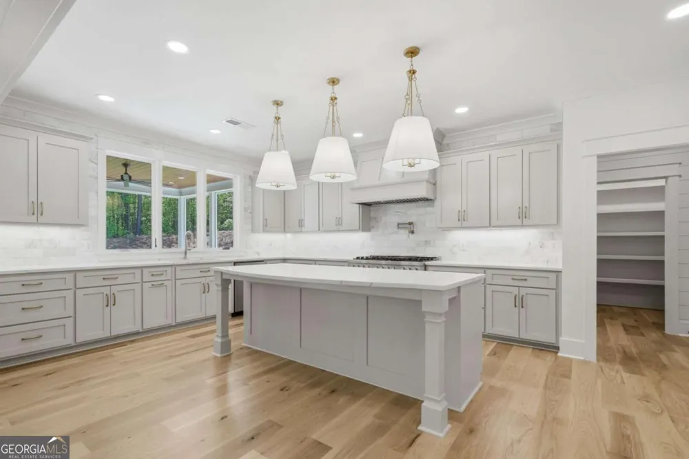 466 Mt Olive Church LN White, GA 30184