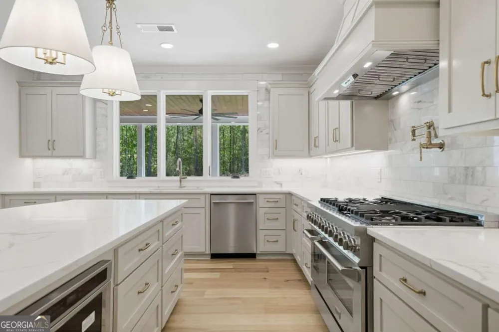 466 Mt Olive Church LN White, GA 30184