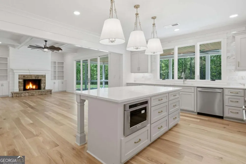 466 Mt Olive Church LN White, GA 30184