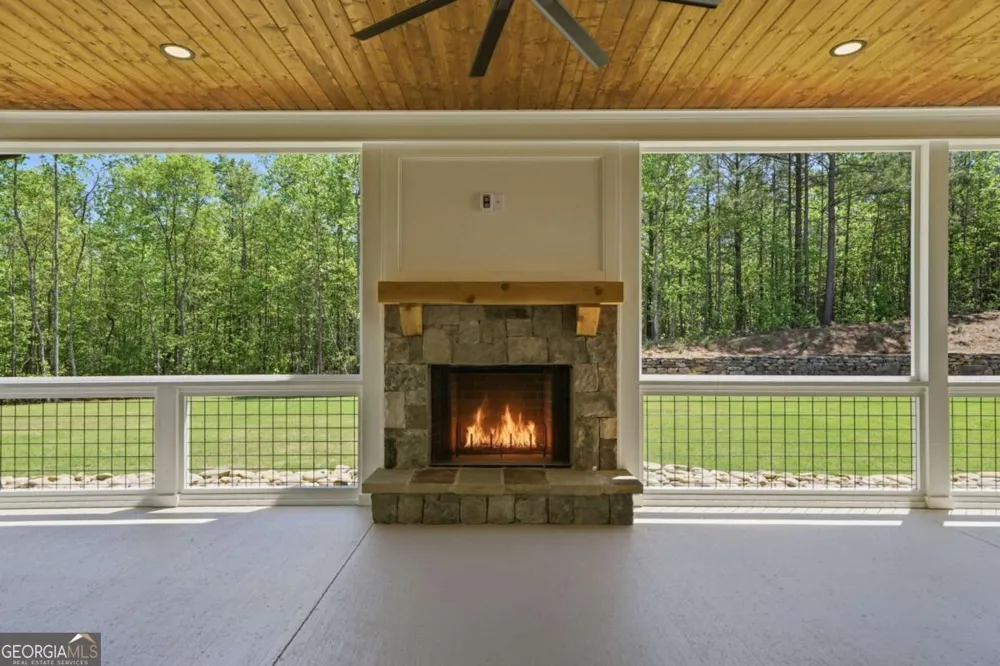 466 Mt Olive Church LN White, GA 30184