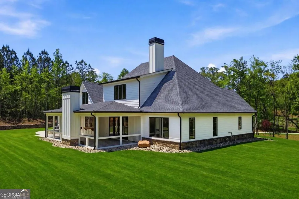466 Mt Olive Church LN White, GA 30184