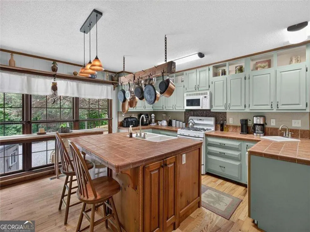 105 Whitestone Road North Talking Rock, GA 30175