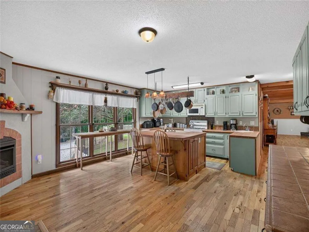105 Whitestone Road North Talking Rock, GA 30175