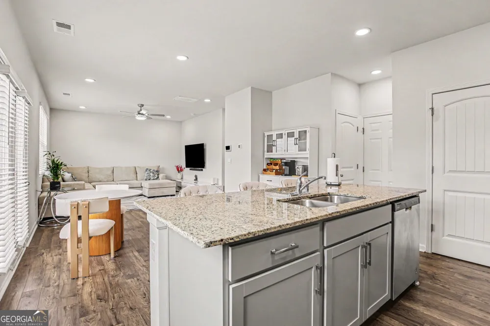 8236 Castleton DR Fairburn, GA 30213