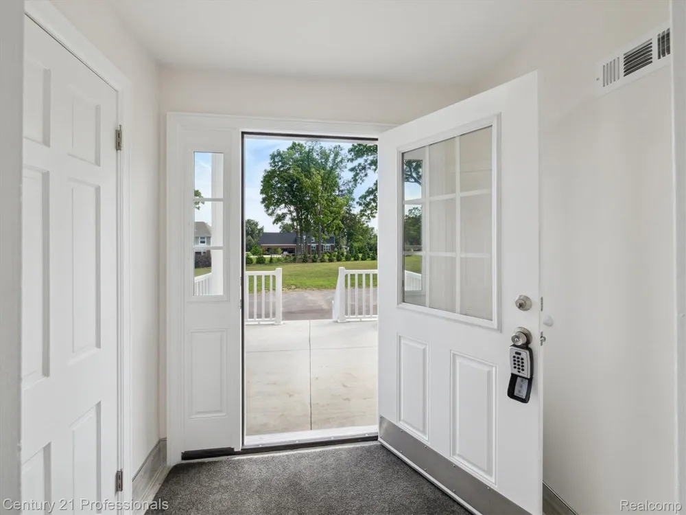 21120 Halsted Road Northville City, MI 48167