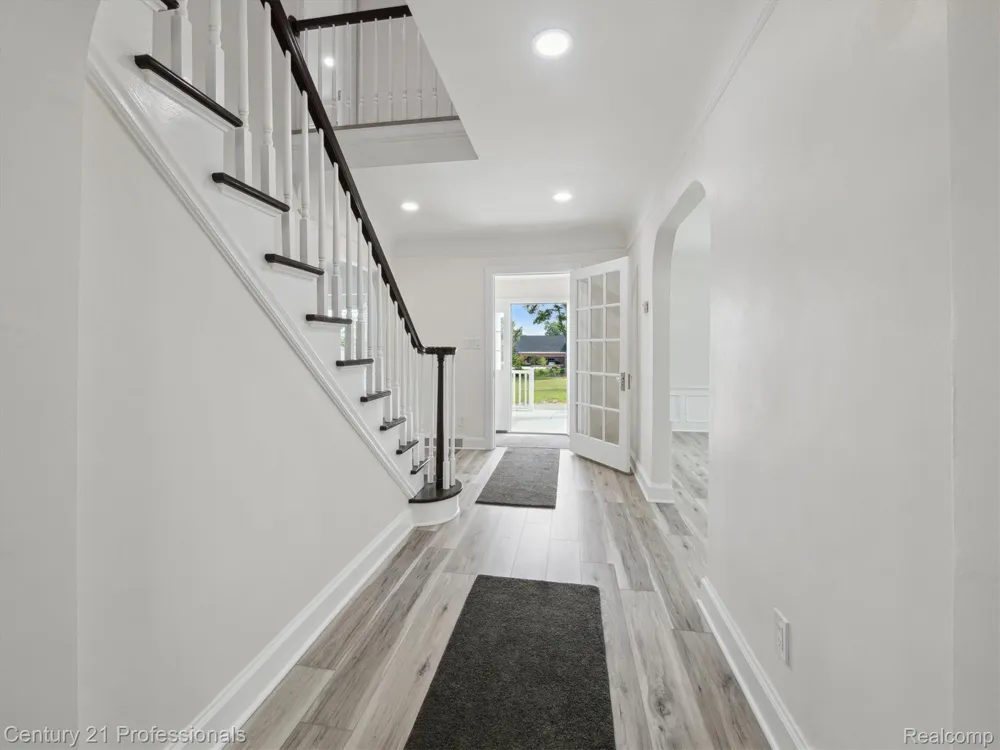 21120 Halsted Road Northville City, MI 48167