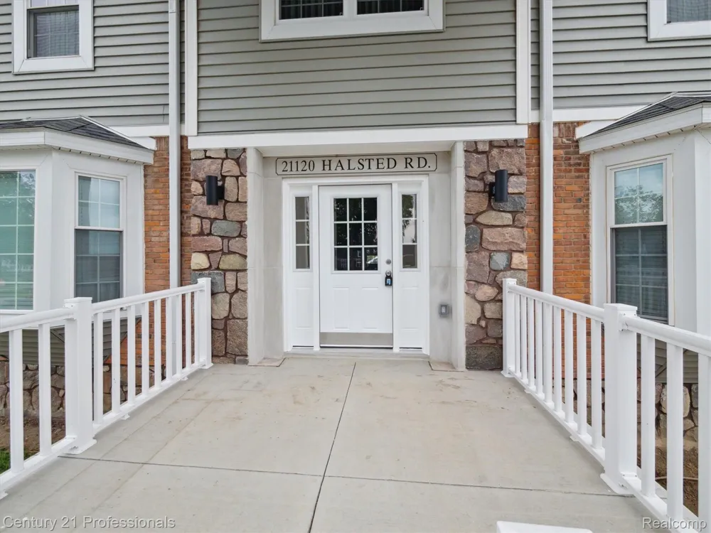 21120 Halsted Road Northville City, MI 48167