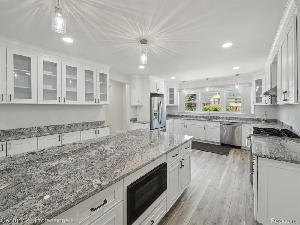 21120 Halsted Road Northville City, MI 48167