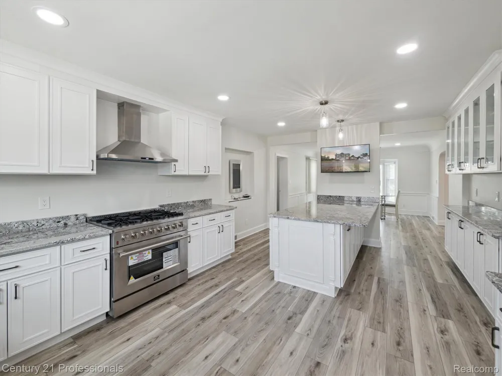 21120 Halsted Road Northville City, MI 48167