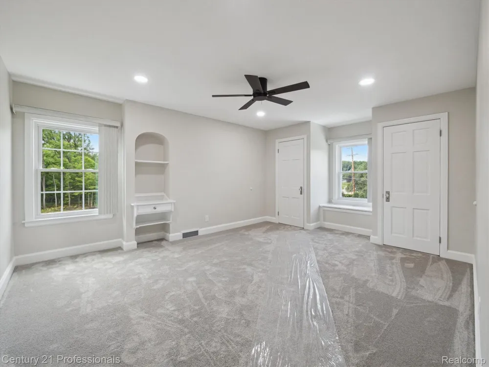 21120 Halsted Road Northville City, MI 48167