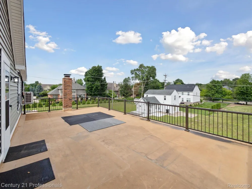21120 Halsted Road Northville City, MI 48167