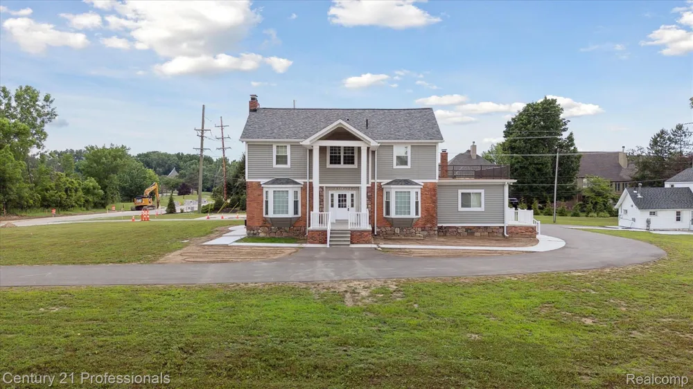21120 Halsted Road Northville City, MI 48167