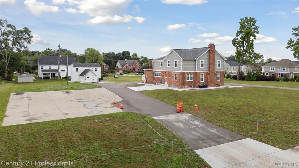 21120 Halsted Road Northville City, MI 48167