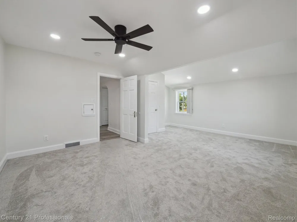 21120 Halsted Road Northville City, MI 48167